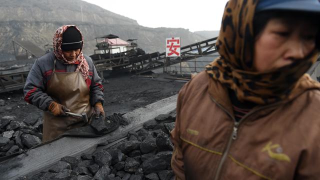 china-coal-miners-500526120.jpg 