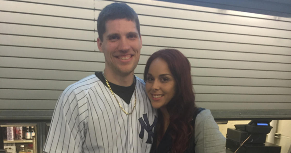 VIDEO: Fan drops ring during televised Yankee Stadium engagement