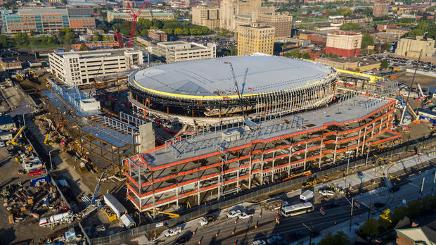 rs1008_little-caesars-arena-construction-october-2016-11-aerial-over-woodward-scr 