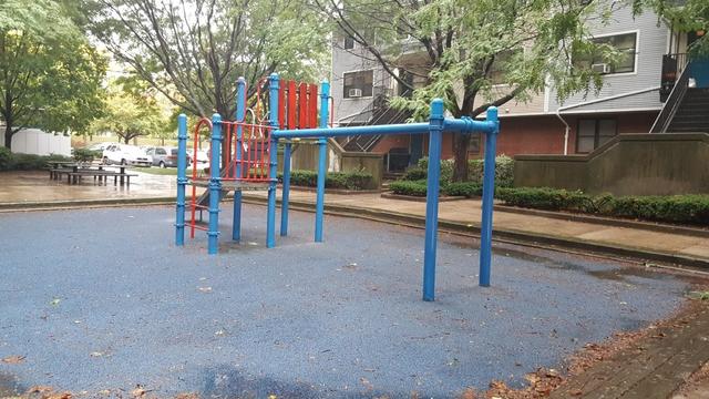 playground1.jpg 