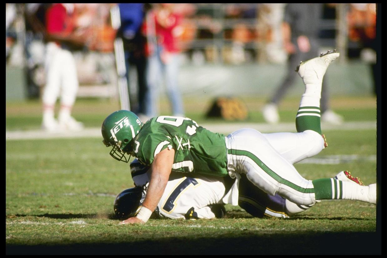 Dennis Byrd dead: Former Jets lineman's career almost ended when he ...