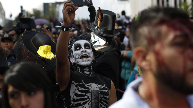 day-of-the-dead-ap-16304018177158.jpg 