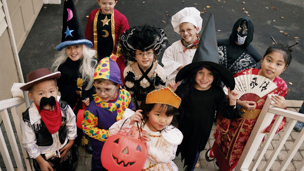 Children trick-or-treating 