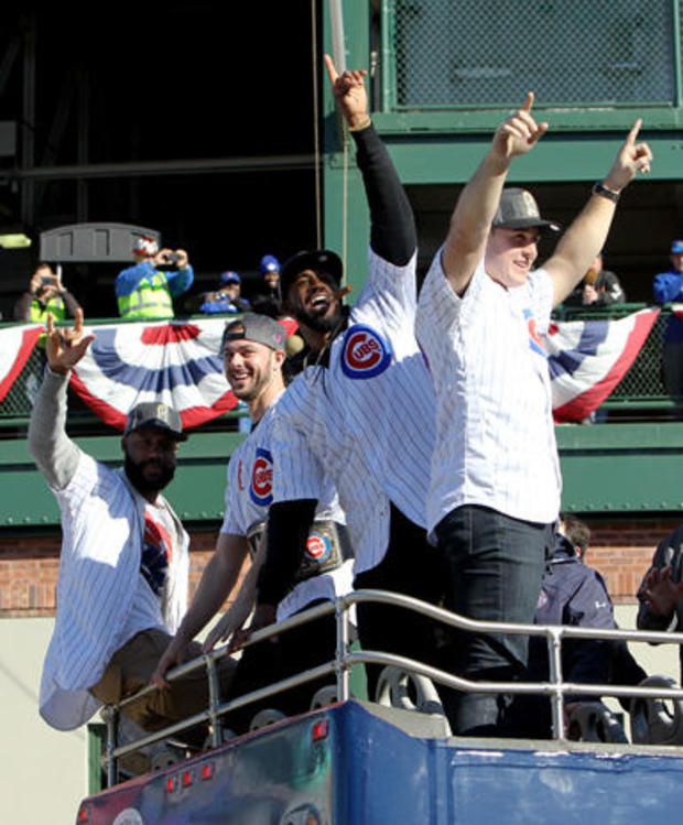 chicago-cubs-world-series-parade-gettyimages-621089716.jpg 