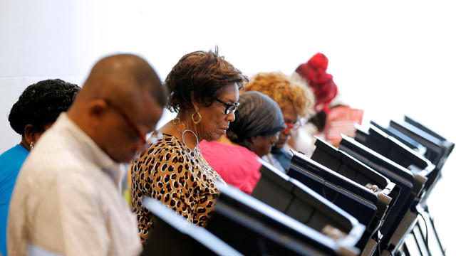 2016-11-03t100248z-1293743722-s1beukrmdcaa-rtrmadp-3-usa-election-northcarolina.jpg 