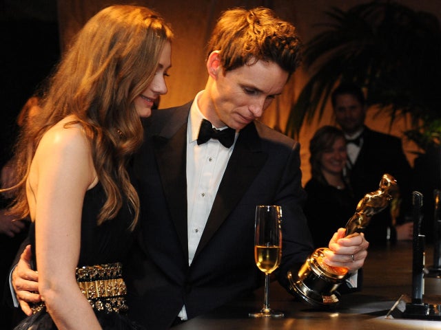 eddie-redmayne-hannah-oscars-getty-464217768.jpg 
