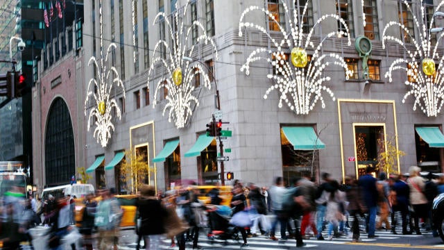 tiffanys-holiday-light-display-2016-11-16.jpg 