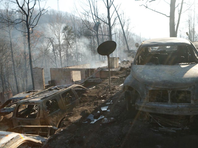 tennessee-wildfire-getty-626477812.jpg 