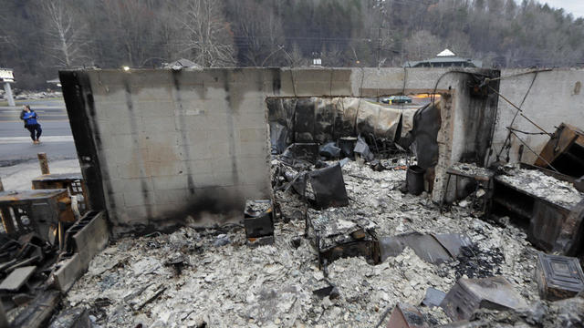 tennessee-wildfire-ap-16335848784348.jpg 