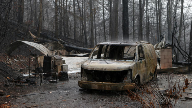 Homes decimated by Tennessee wildfire 