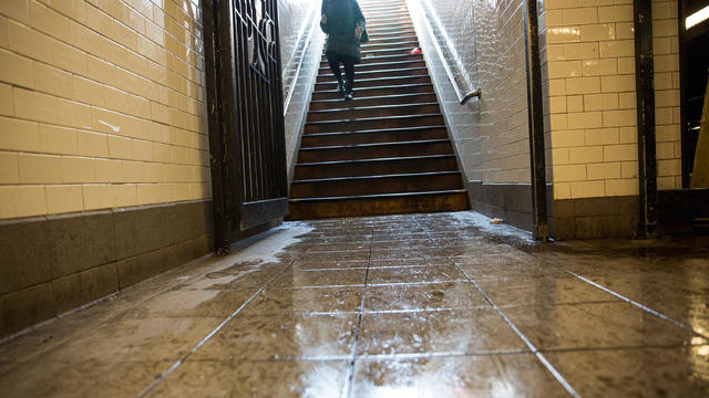 subwaystairs.jpg 