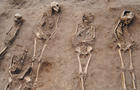 black-death-burial-pit.jpg 