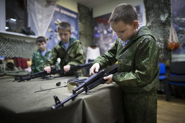 russia-young-army-ap-16348584010102.jpg 