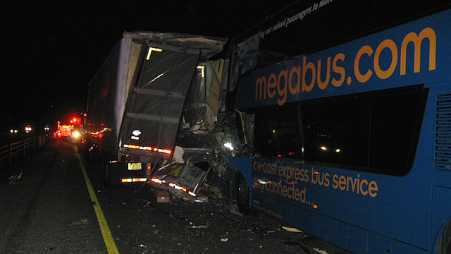 hill-county-bus-crash.jpg 