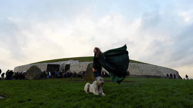 newgrange1.jpg 
