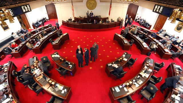 2016-12-22t001604z-197451876-rc157bee74c0-rtrmadp-3-north-carolina-lgbt.jpg 