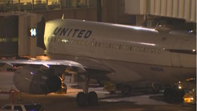 unitedairlinesemergencylandinghouston122216.jpg 