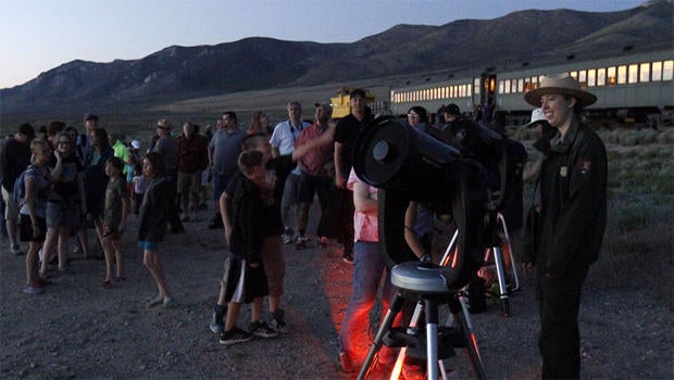 On The Trail: The brilliance of the night sky - CBS News