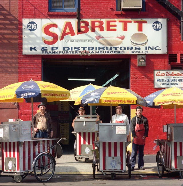 neal-slavin-1973-sabrett-hot-dog-vendors.jpg