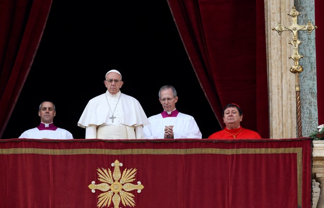 2016-12-25t112058z-1471951966-rc158c1505b0-rtrmadp-3-christmas-season-pope.jpg 
