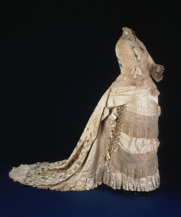 hayes-gown-smithsonian.jpg 