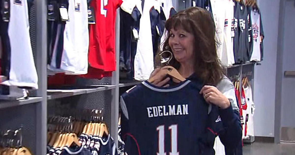 Awesome' Alaskan Pats Fan Travels To Foxboro For Texans Game - CBS