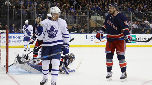 rangers_maple_leafs_gettyimages-631635784.jpg 