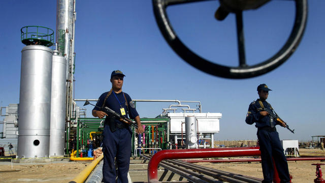 iraq-oil-refinery-72111345.jpg 