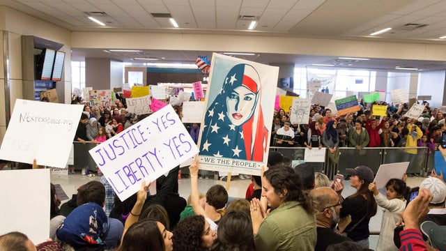 dfw-airport-2017-01-29t220917z-1658378554-rc125fbce2a0-rtrmadp-3-usa-trump-immigration.jpg 