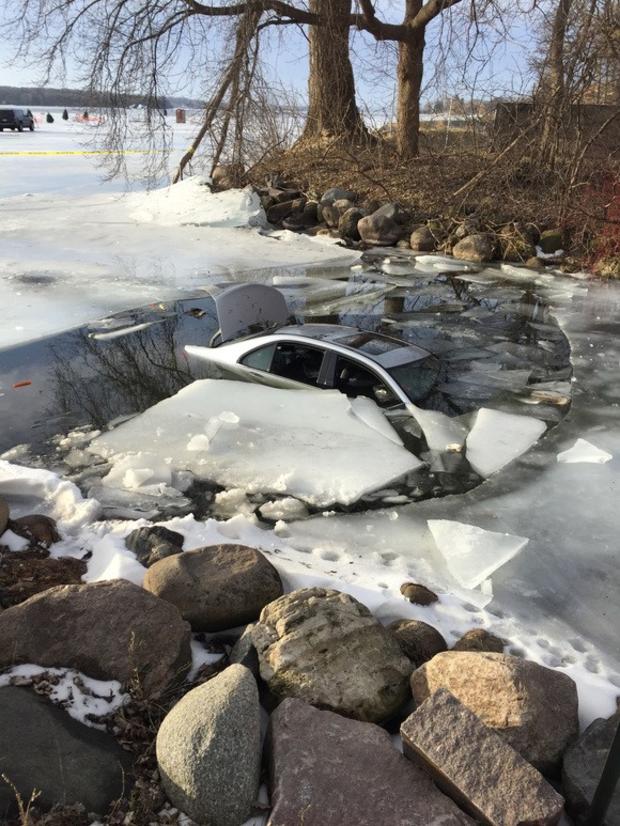 Car Breaks Through Lake Minnetonka Ice 