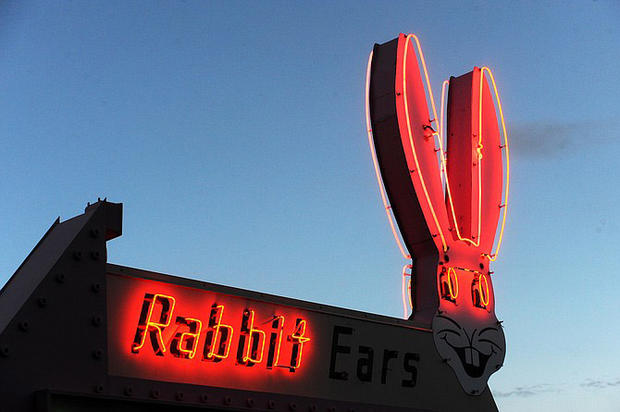 rabbit-ears-motel-sign-credit-scottfranz-steamboattoday 