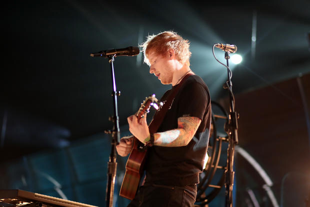 Ed Sheeran performs at 2017 Grammys 
