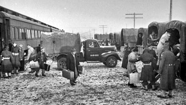 New arrivals at Japanese internment camp, Tule Lake 