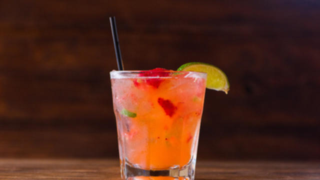 mi_casa_strawberry_jalapeno_margarita_1.jpg 