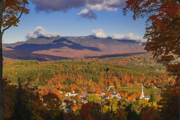 10-vermont-stowe-village-in-the-fall-istock-178988862.jpg 