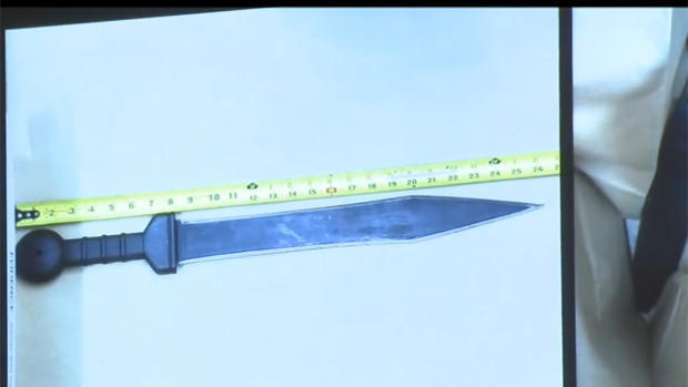 170322-cbs-new-york-midtown-stabbing-knife.jpg 