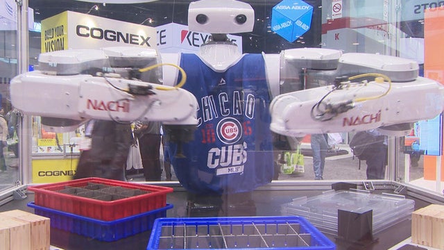 robot-in-cubs-shirt-promo.jpg 