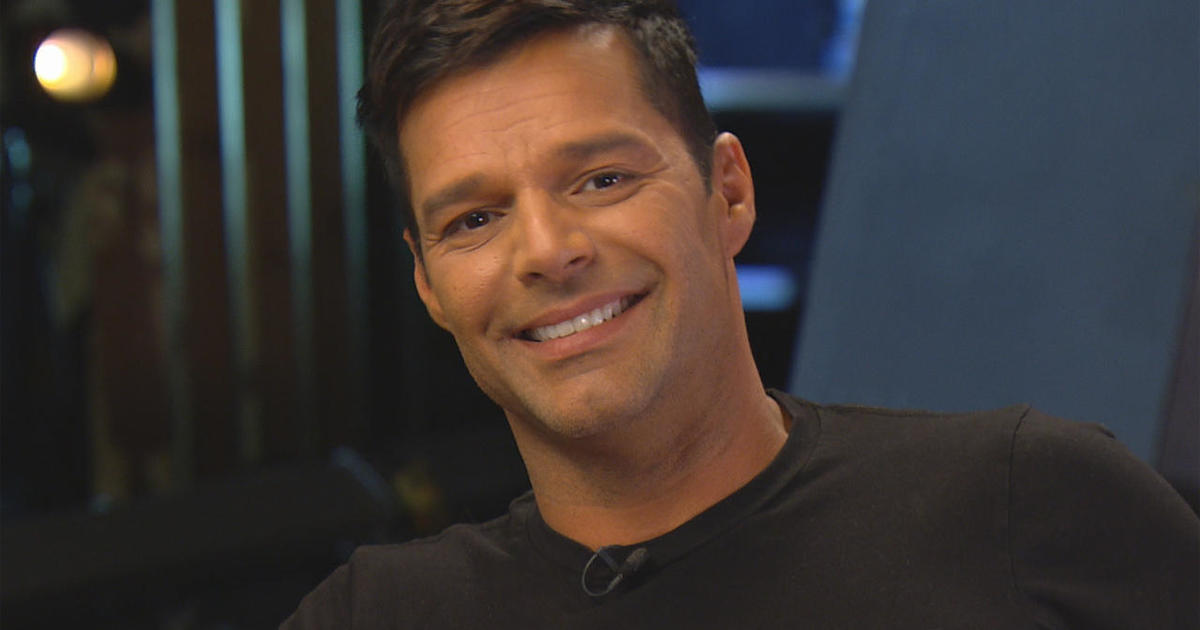 Hairstyles and Hair Removal  Ricky martin Top hairstyles for men Latino  men