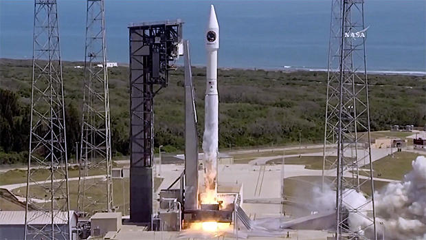 041817-launch2.jpg 