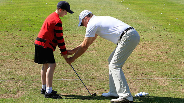 dl-pga-golf-pro-giving-lesson1.jpg 