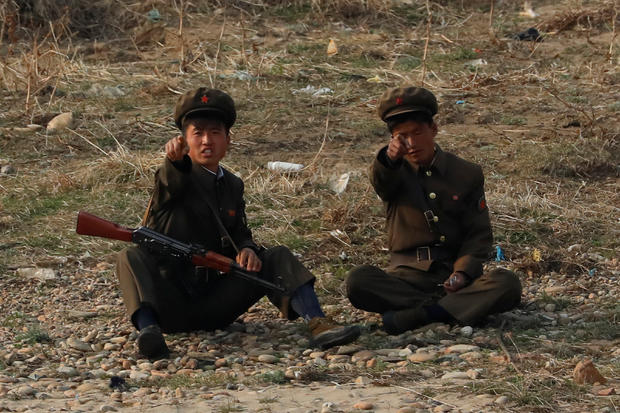 north-korea-soldiers.jpg 