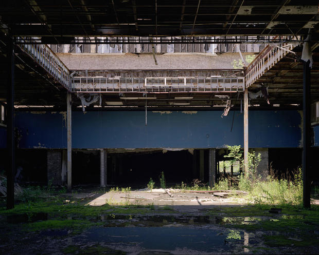 cbsn-abandonedmalls-brian-atrium-dixie-spring-2010.jpg 