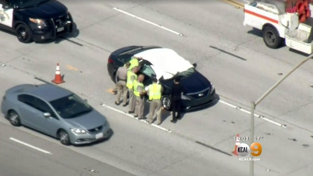 170518-cbs-los-angeles-freak-accident-freeway-02.jpg 