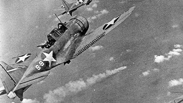 battle-of-midway-dive-bombers-attack-japanese-ship-nara.jpg 