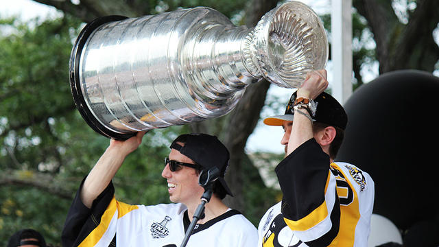 Estimated 650,000 Flock Downtown For Stanley Cup Parade, Largest Sports  Parade In History - CBS Pittsburgh
