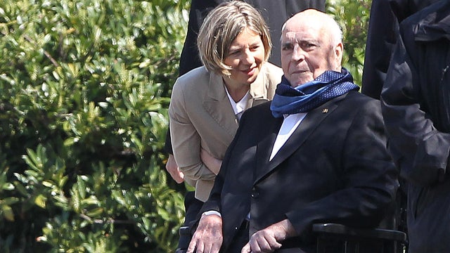 German Chancellor Helmut Kohl and his wife Maike Kohl-Richter look on as Hungarian Prime Minister Viktor Orban, unpictured, leaves their home in Oggersheim near Ludwigshafen, Germany, on April 19, 2016, after a private visit. 