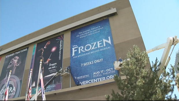 FROZEN BANNERS 12VO_frame_38 