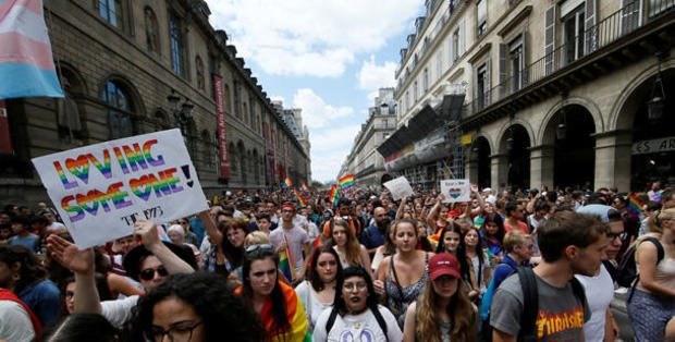 gay-pride-parades-2017-06-24t153401z-1536824195-rc1c9b216fa0-rtrmadp-3-france-lgbt-paris-parade.jpg 