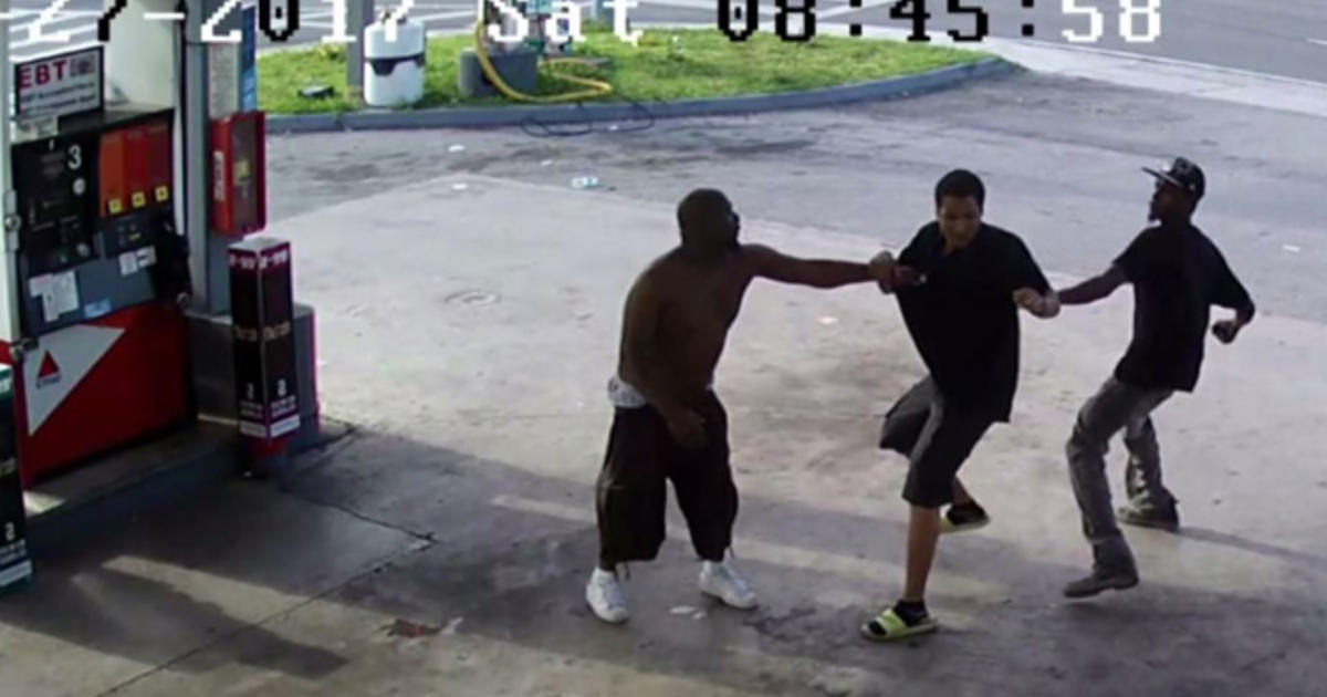 Video Store Clerk Scuffles With Beer Thieves Cbs Miami