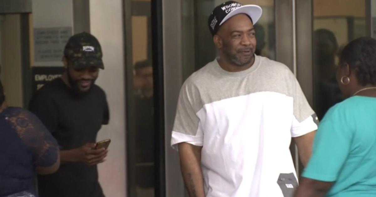 Brooklyn Man Freed From Prison After Serving Over 20 Years For Crime He Didnt Commit Cbs New York 